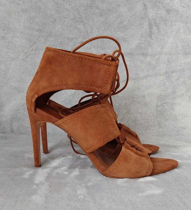 Sandałki na szpilce wiązane rzemykiem Zara 41