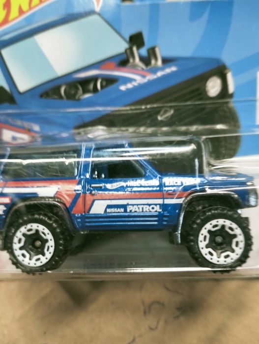 Hot Wheels Nissan patrol custom resorek autko hot Wheels  mowy