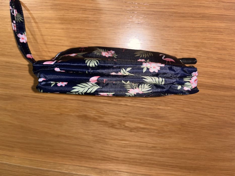 Vendo bolsa de maquilhagem com flamingos nova