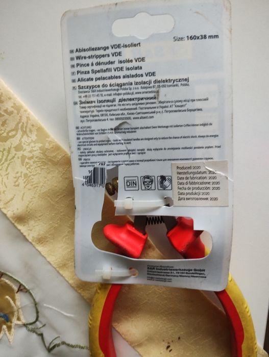 Szczypce do ściągania izolacji elektrycznej