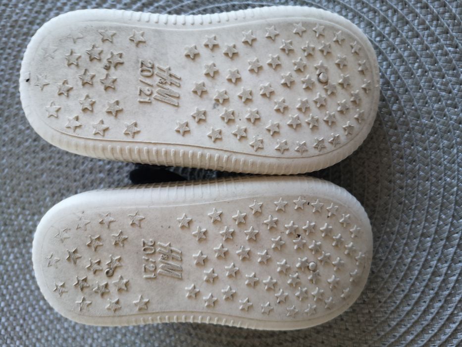 Buciki( 2 pary) firmy H&M rozmiar 20/21 aktualne