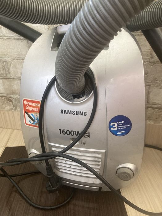Пилесос Samsung 1600 W