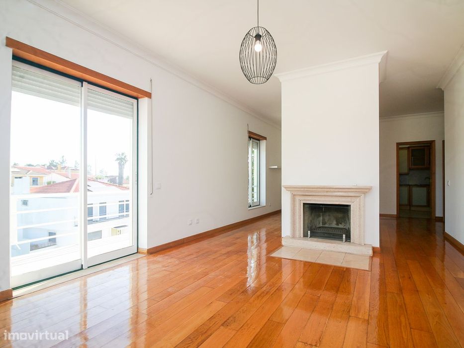 Apartamento T3 com Garagem e Arrecadação