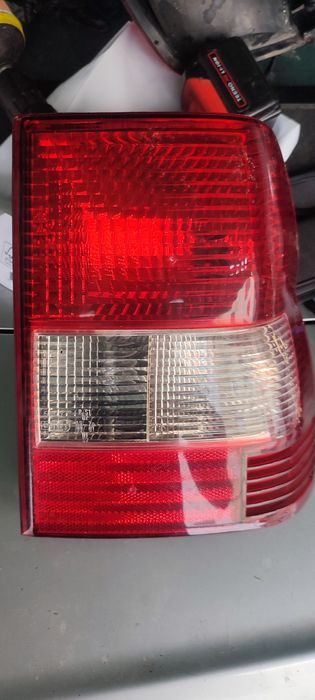 Mitsubishi Pajero pinin farolins