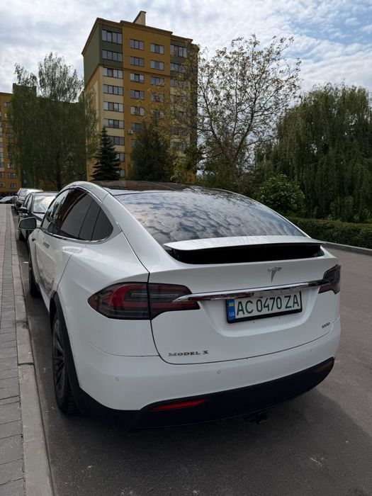 Tesla Model X 2017 VIN 5YJXCBE22HF050407 фото оголошення 4 з 13