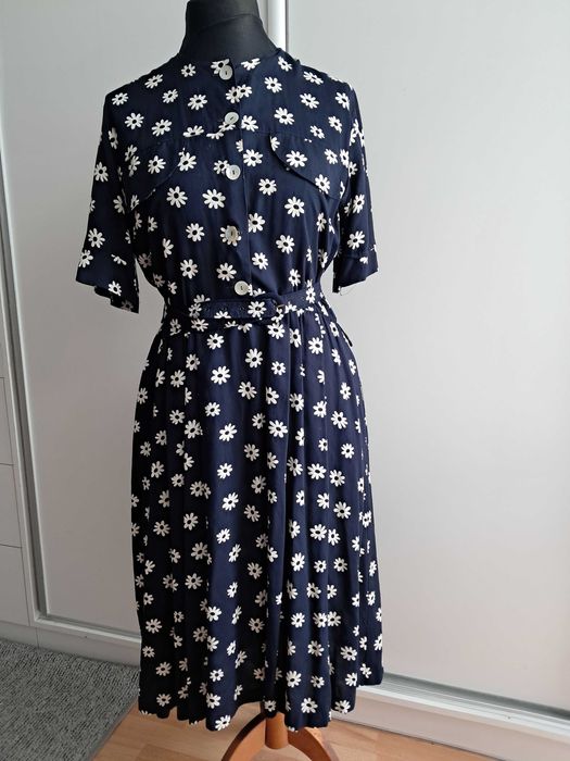 Granatowa sukienka w kwiatki 40/42