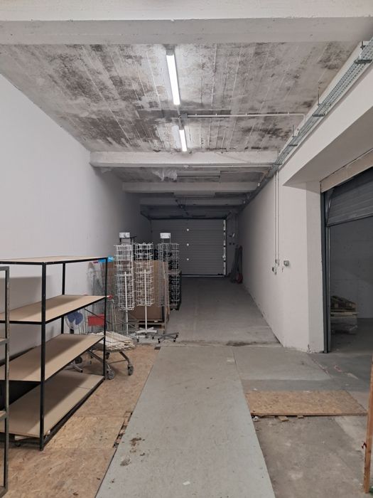 Wynajmę obiekt po byłym salonie samochodowym