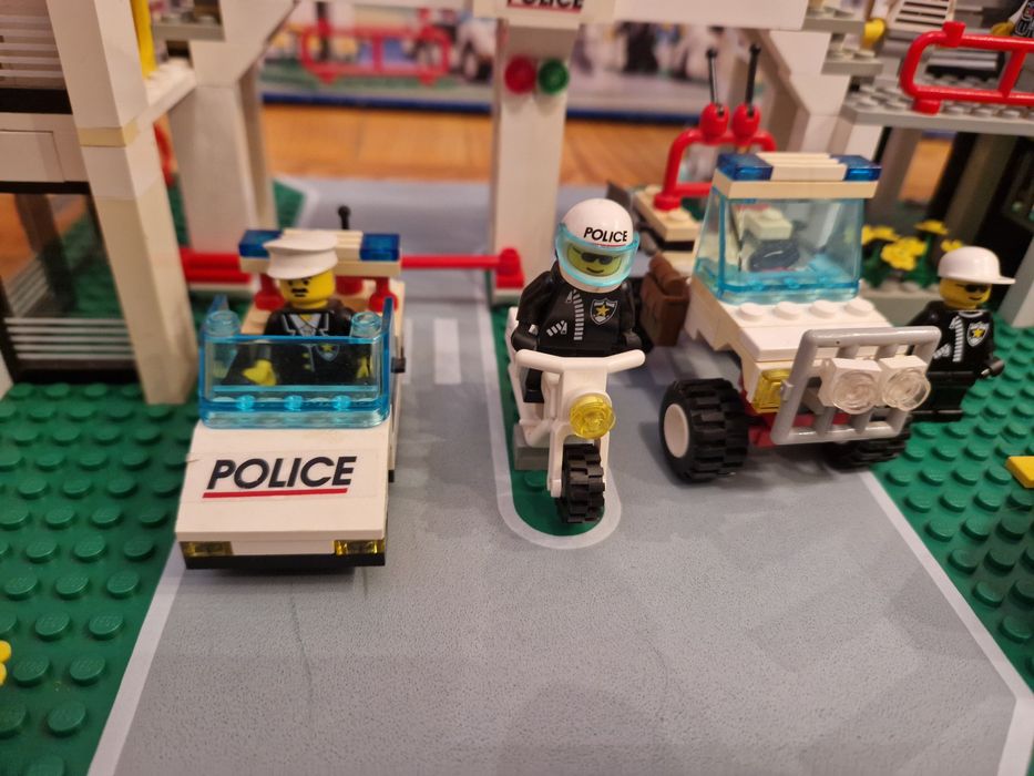 Lego 6398 town system.