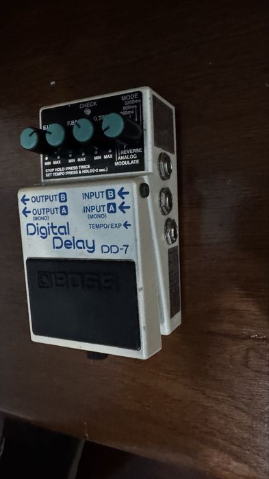 Boss dd7 pedal guitarra