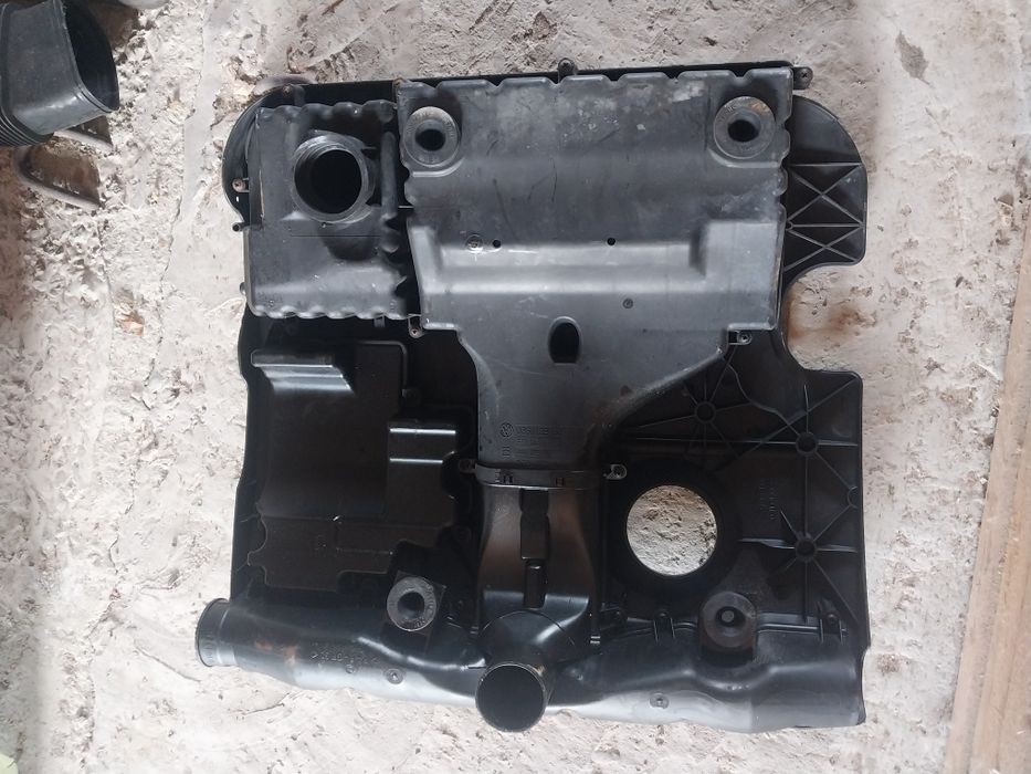 Корпус повітряного фільтра Шкода Фабія 1  1.4 бензин