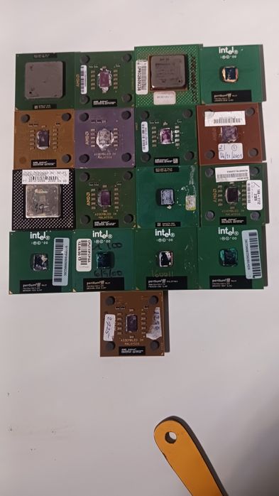 Processadores vários tipos e potencialidades.