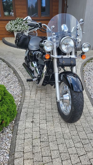 Triumph america 900