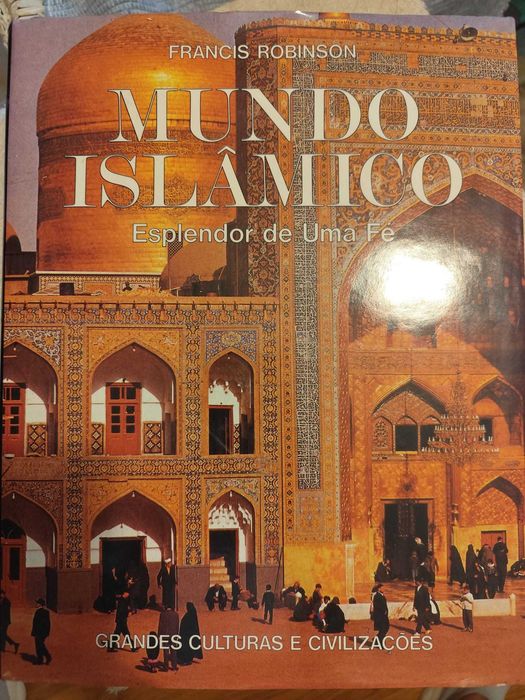 Livro Mundo Islâmico, de Francis Robinson do Círculo de Leitores