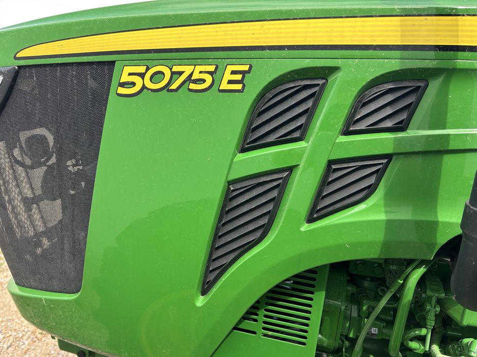 Trator John Deere 5075E de 75 CV - Novo