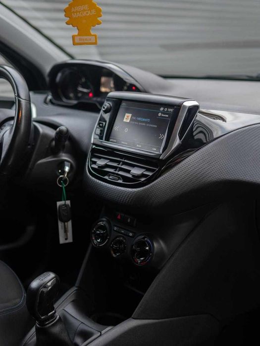 PEUGEOT 208 1.6 HDI STYLE
