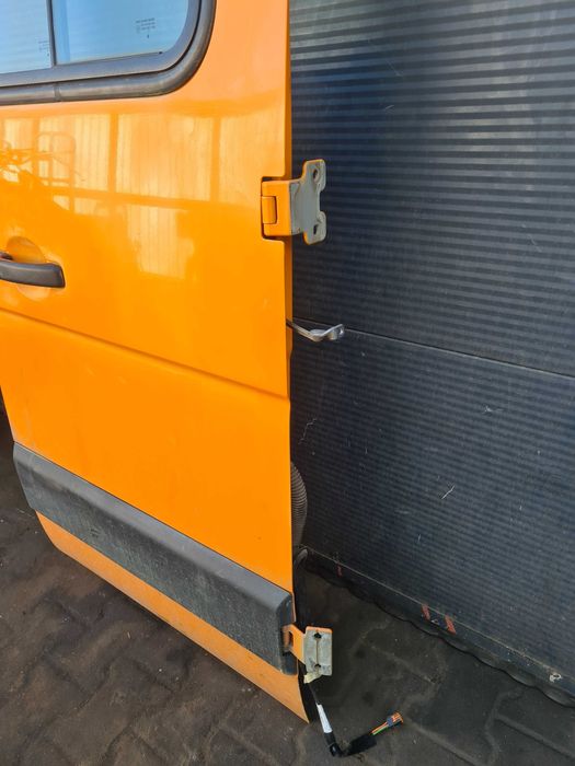Renault Master III 2.3 doka drzwi tylne prawe