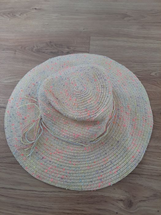 Słomkowy kapelusz rozmiar 54