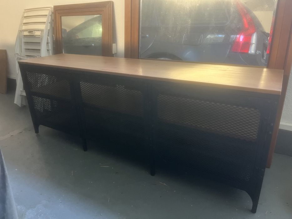 Caixa de arrumação/consola