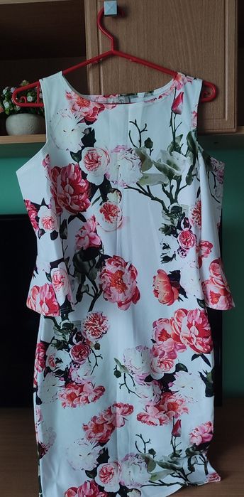 Продам квітчасту сукню