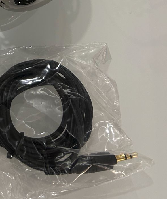 Auscultadores Benetton