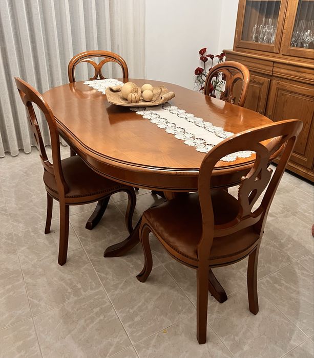 Mesa + 4 cadeiras