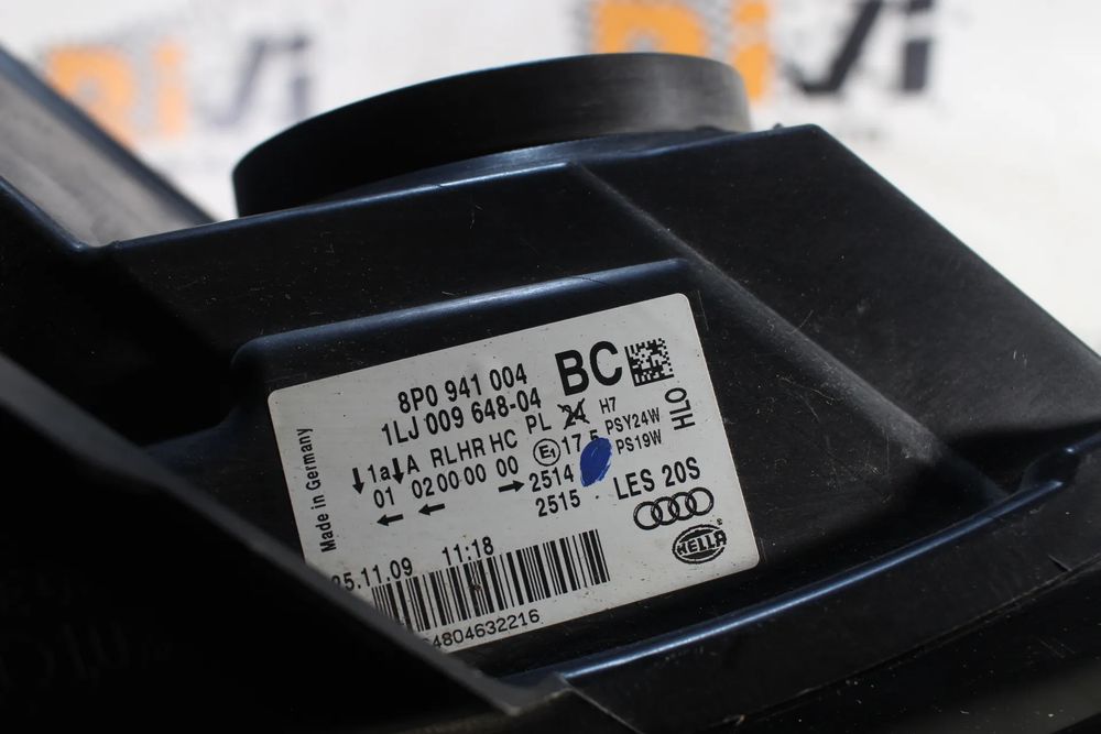 Ótica / farol direita AUDI A3 (8P1)