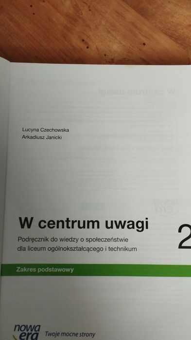 W centrum uwagi podręcznik do WOSu