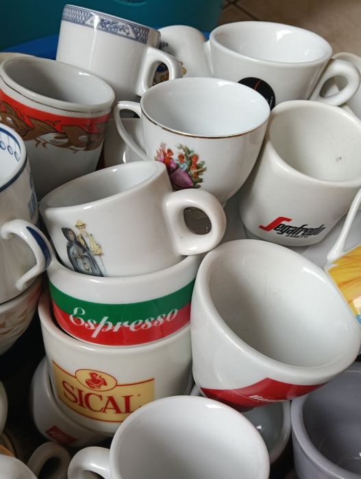 Lote chávenas e pratos de café coleção