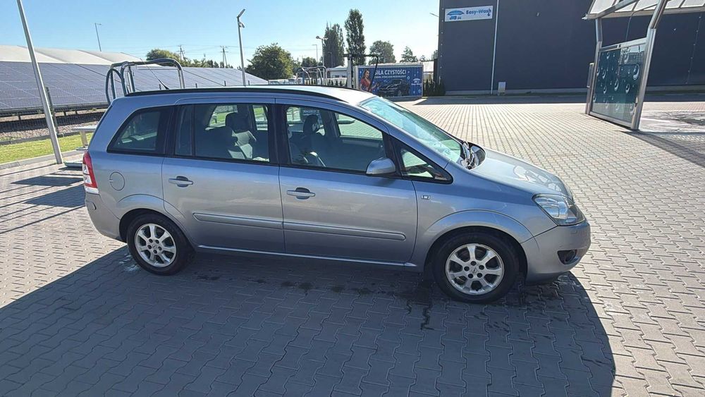 Opel Zafira 2008 rok Benzyna