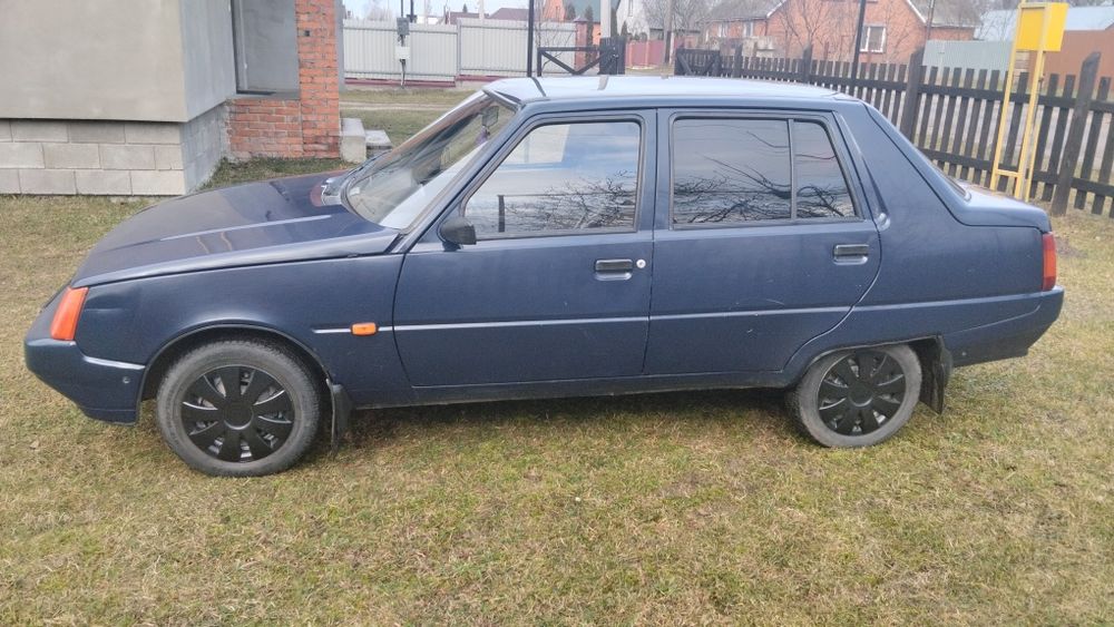 Продам Славутку. Авто супер, інженер 1.3 ,їде бордо.