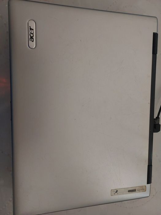 2x laptop - Acer + Lenovo