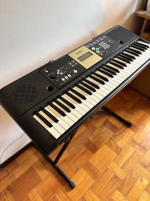 Teclado/Piano Yamaha YPT-220