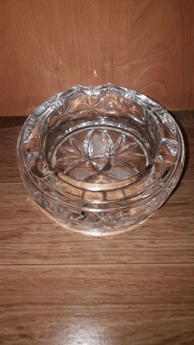 Пепельница  ,подносы