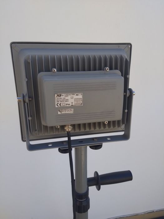 Foco LED com tripé XQ-Lite®