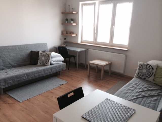 Nowoczesna i funkcjonalna duża kawalerka 30m2 na 5 piętrze, w zadbanej kamienicy, obok PL. Inwalidów i Radia Kraków.