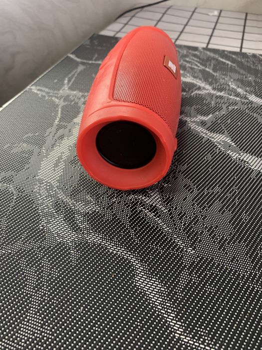 Музична колонка JBL