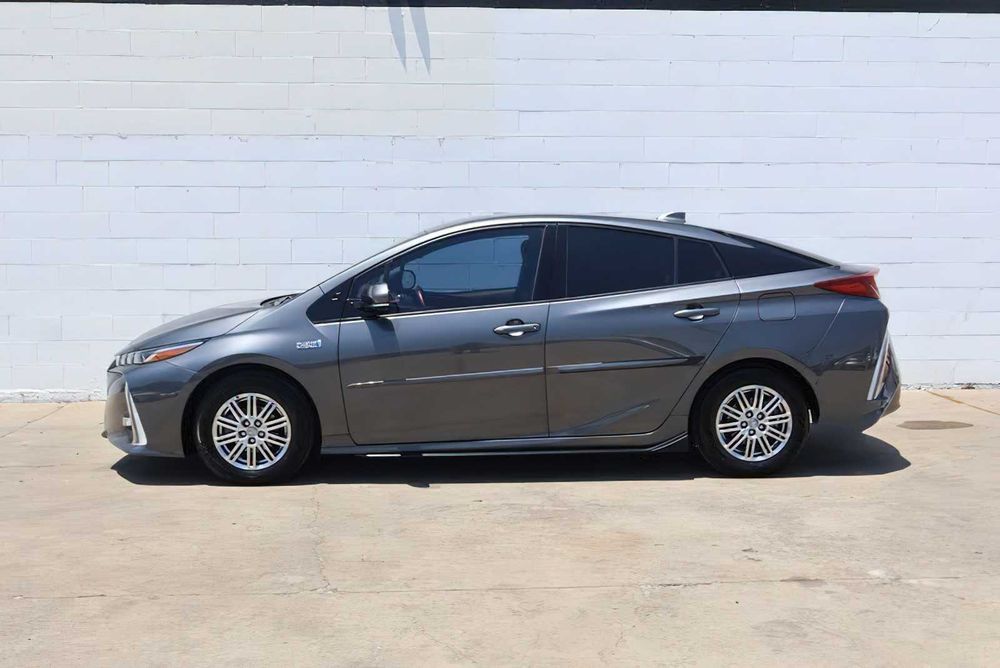 Toyota Prius Prime Advanced      2019
