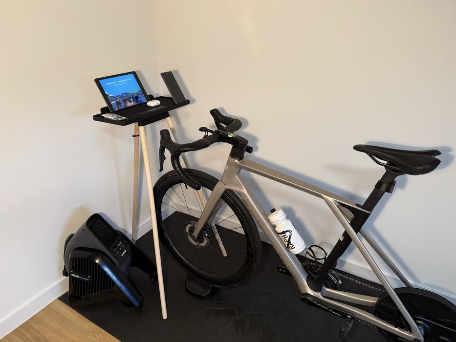 Stolik pod tablet na trenażer pod Zwift ipad