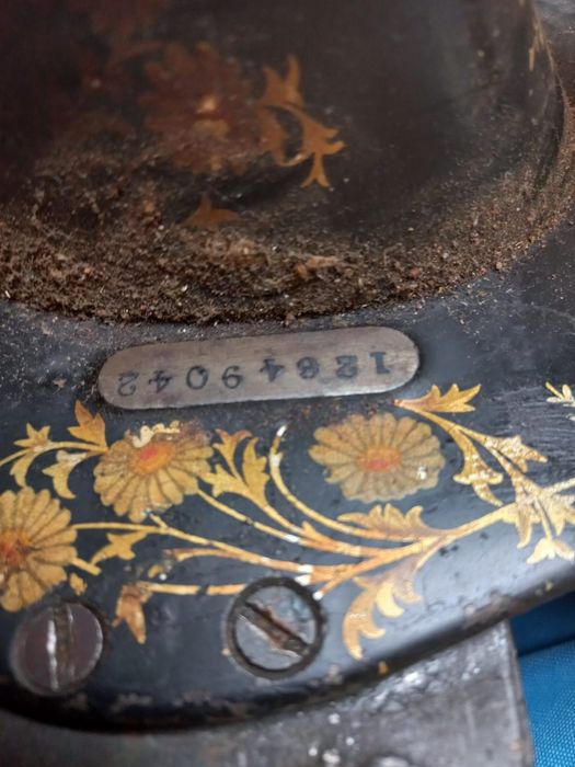 Машинка швейна,ручна