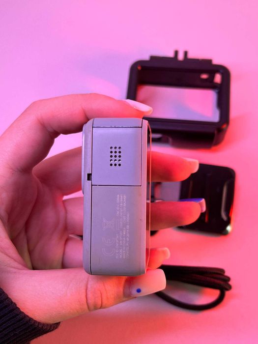 Екшн-камера GoPro Hero 7 White з картою пам'яті.
