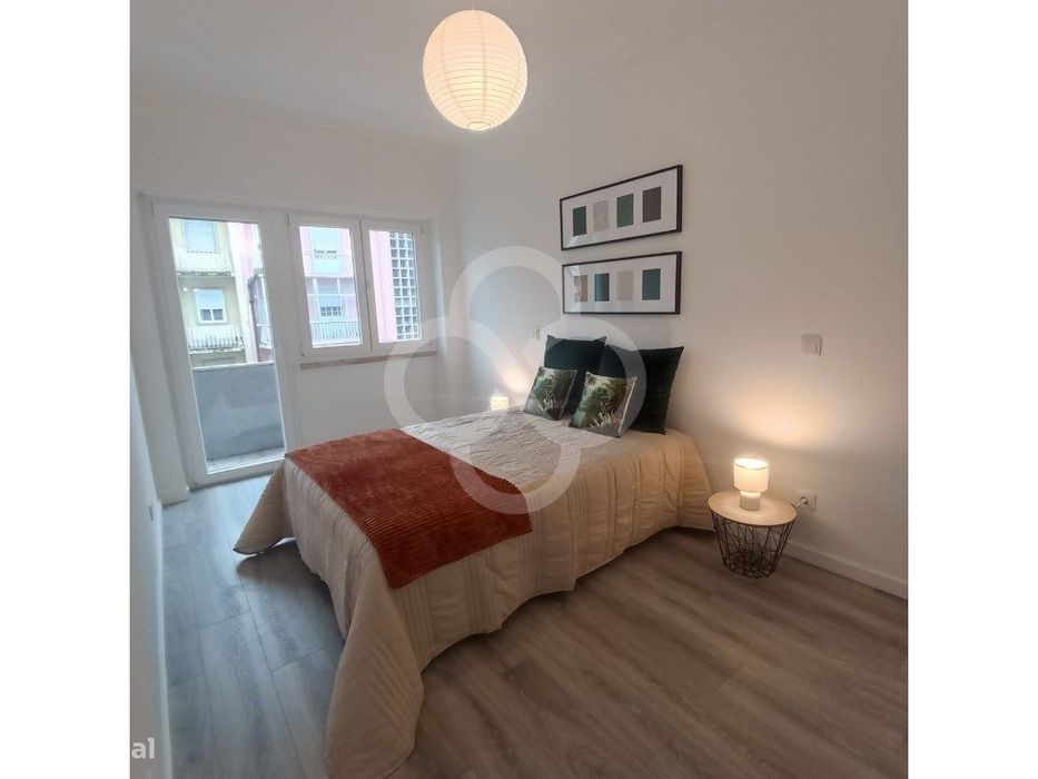 Apartamento T3 totalmente remodelado em Bairro familiar em Benfica ...