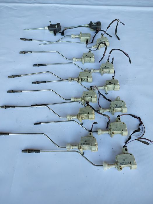 Активатор лючка бензобака Пассат б6 б7 Октавія А5 Гольф 6 5 замок бака