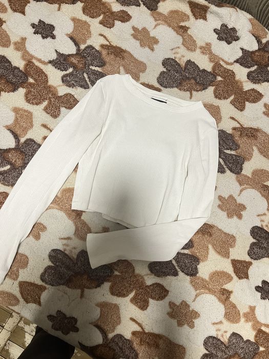 топ бежевий нарядний, гортайте фото там є ще