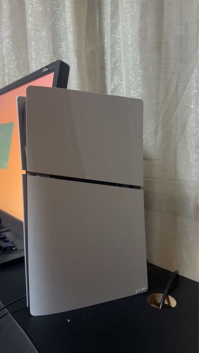Vende se playstation 5 com 2 comandos