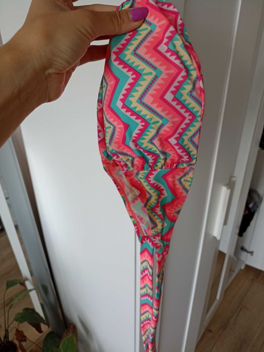 Kolorowa góra od bikini firmy H&M rozmiar S stan bardzo dobry
