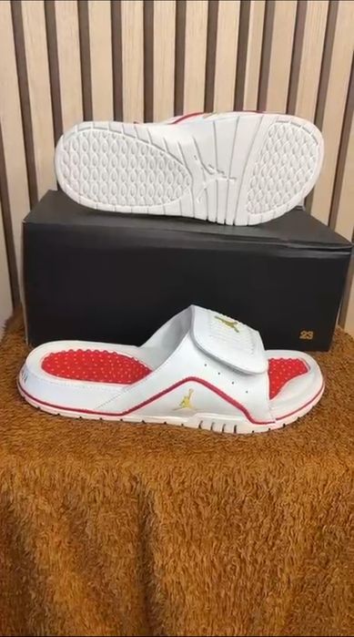 Chinelo jordan hydro