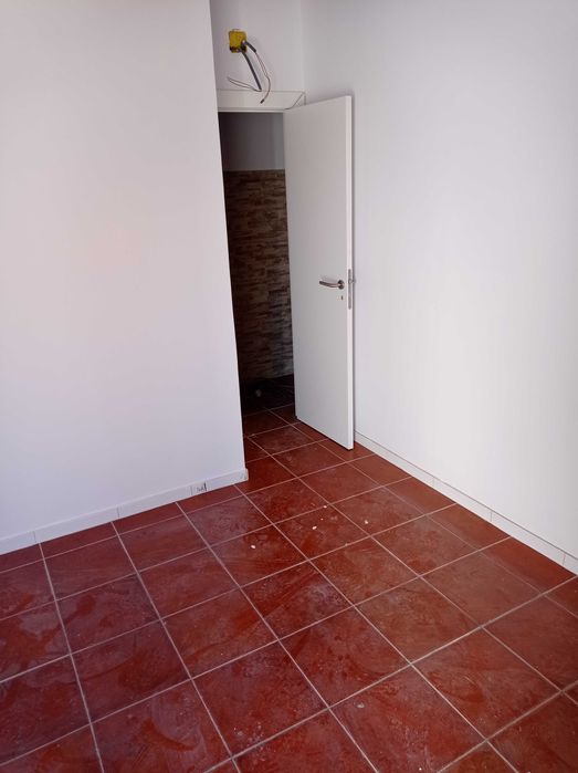 Casa T2 em quinta com outras casas