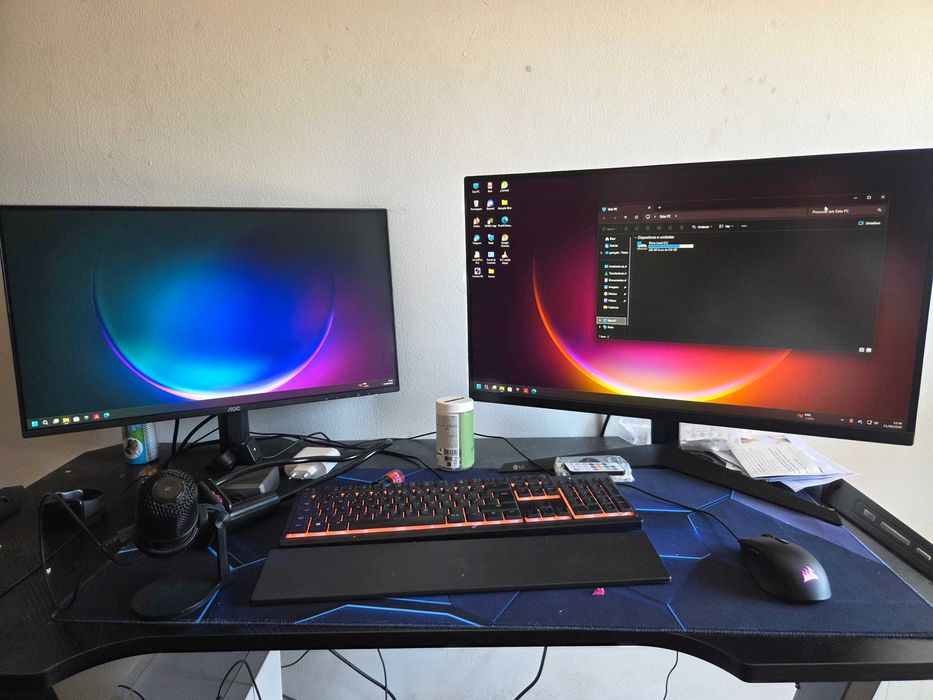 PC Gaming com monitore e cadeira