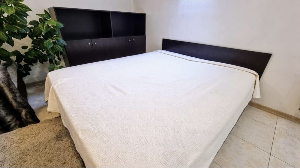 От месяца. 1 к кв. Левый берег. Риелтры не звоните.