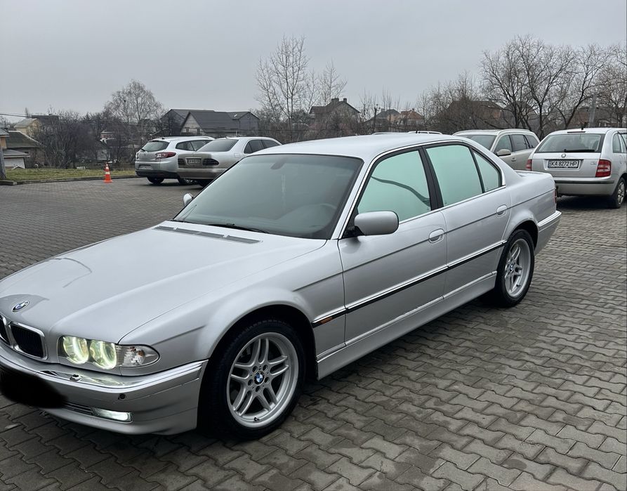 Продам БМВ е38.